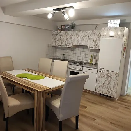 Fewo Planer Altstadtwohnung Mit Terrasse & Parkplatz Memmingen Buitenkant foto