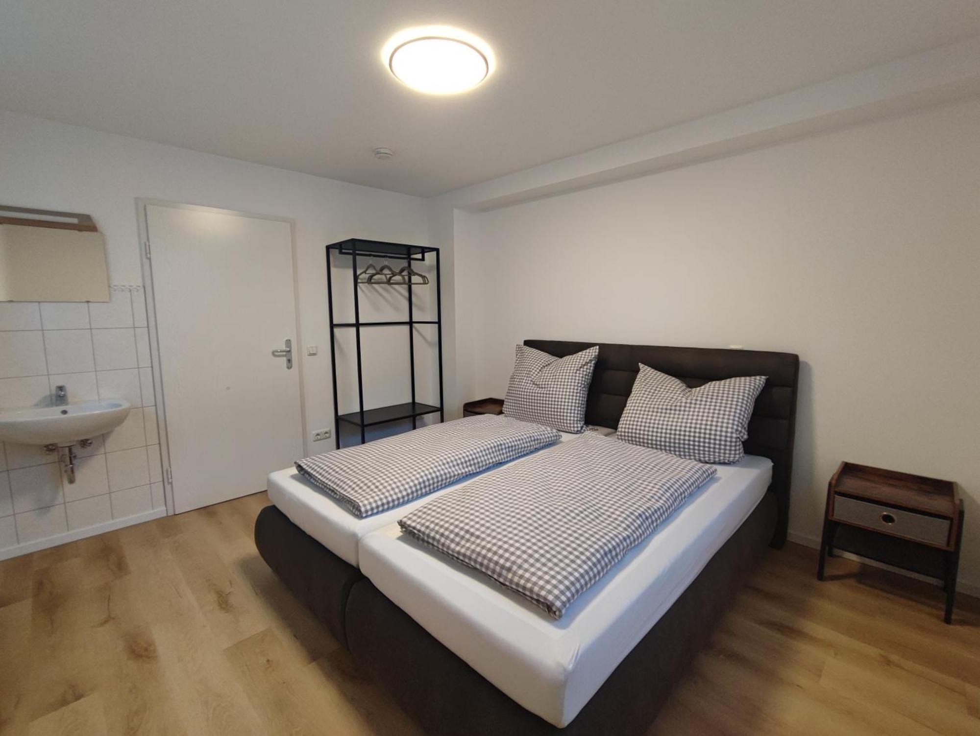 Planer Altstadtwohnung Mit Terrasse & Parkplatz Apartment