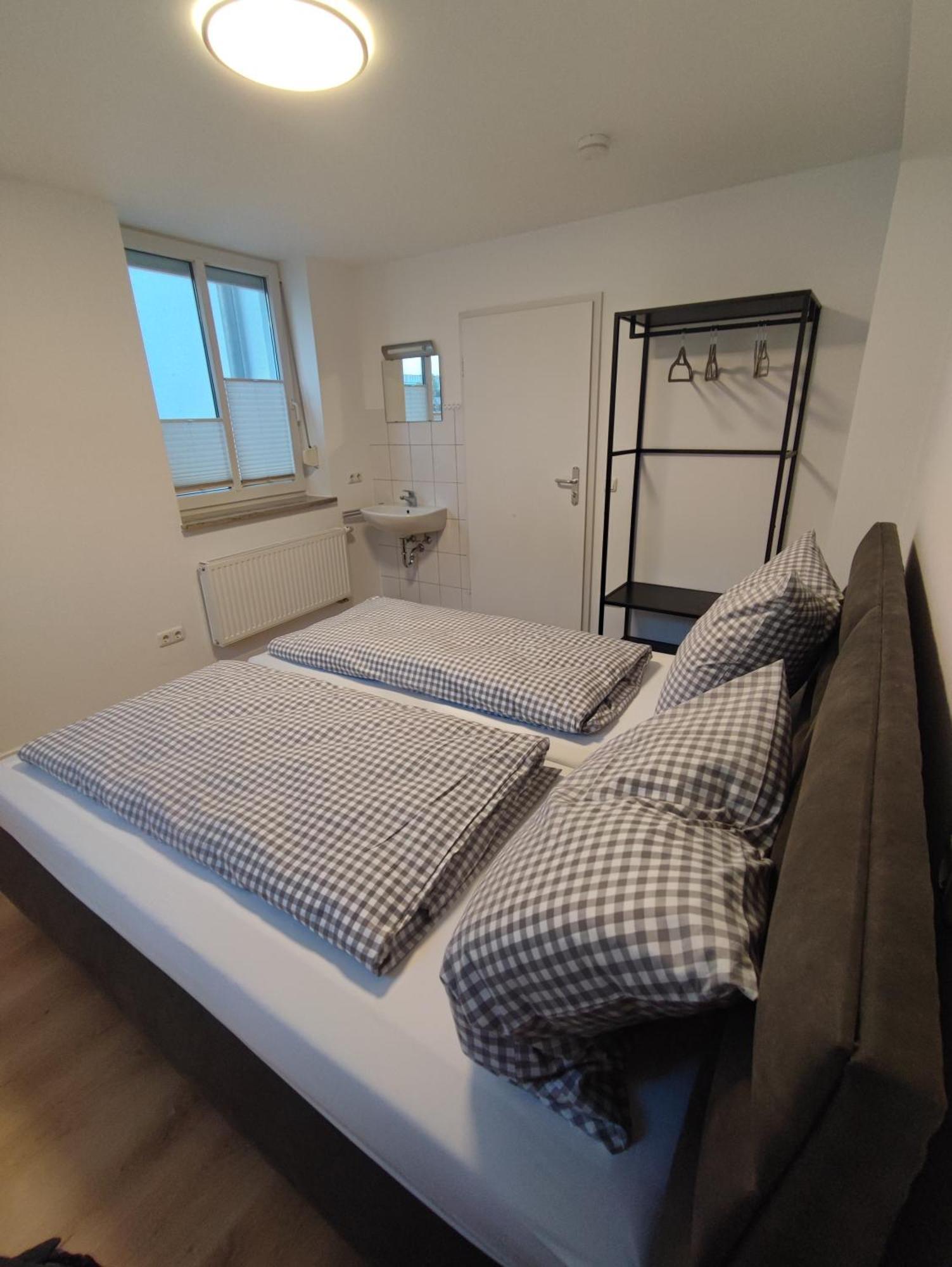 Planer Altstadtwohnung Mit Terrasse & Parkplatz Memmingen